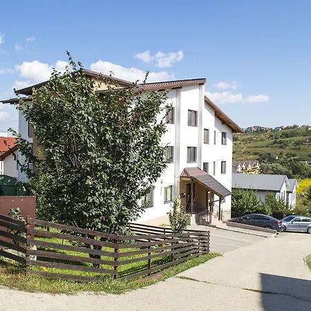 2 Doors Campului *